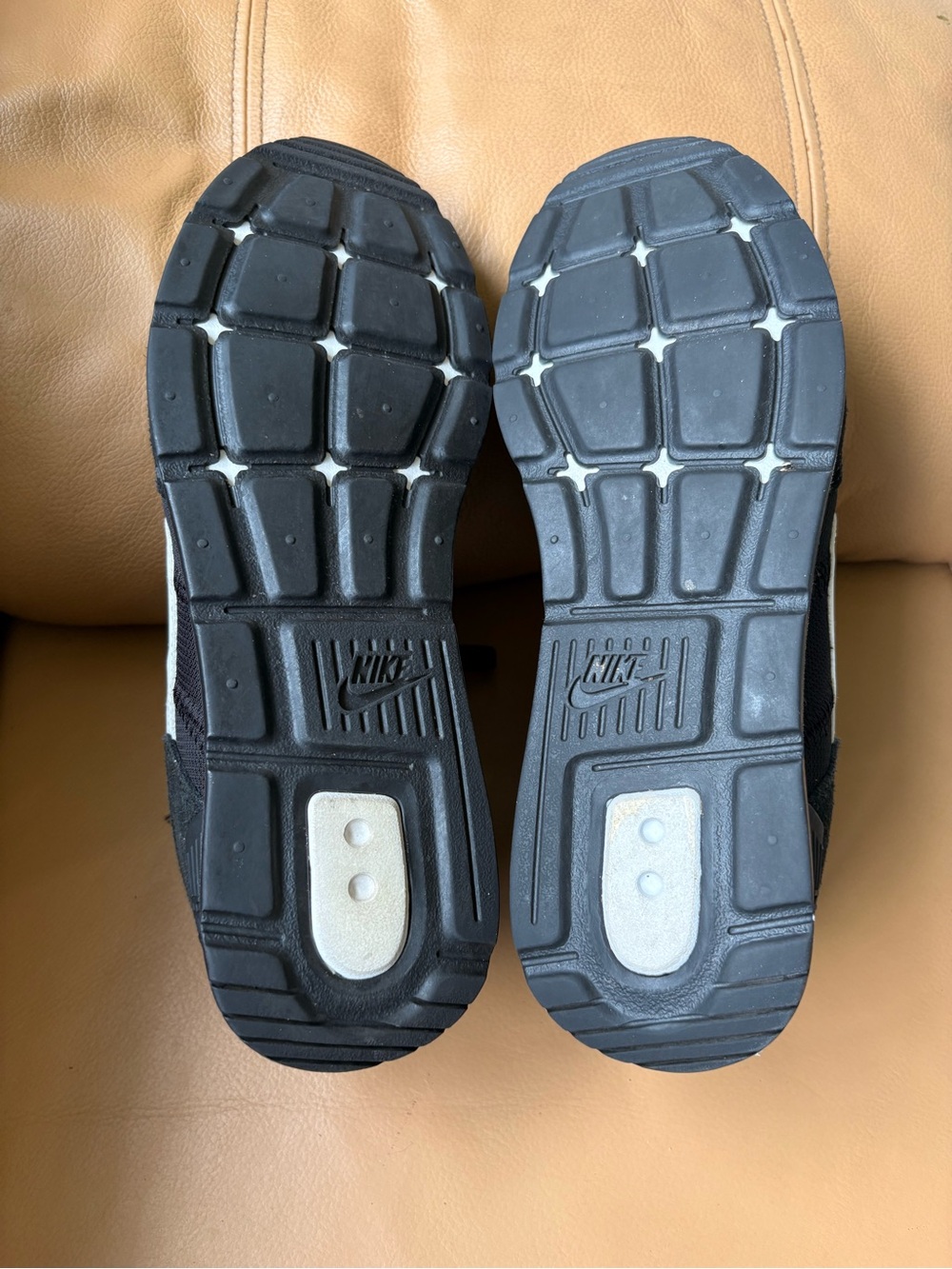 Nike Venture Runner 10 - Picture 6 of 7